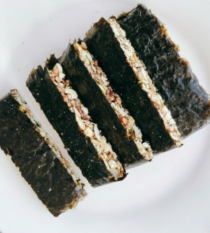 Thanh rong biển kẹp hạt (bịch 500gr) 24 thanh